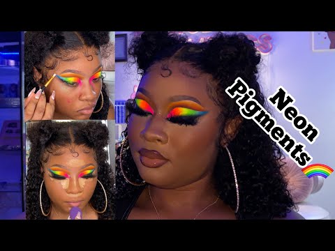 Neon Pigment Cut Crease