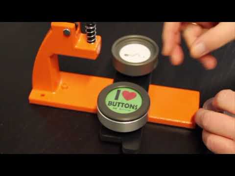 Buttons maken met een Micro buttonmachine